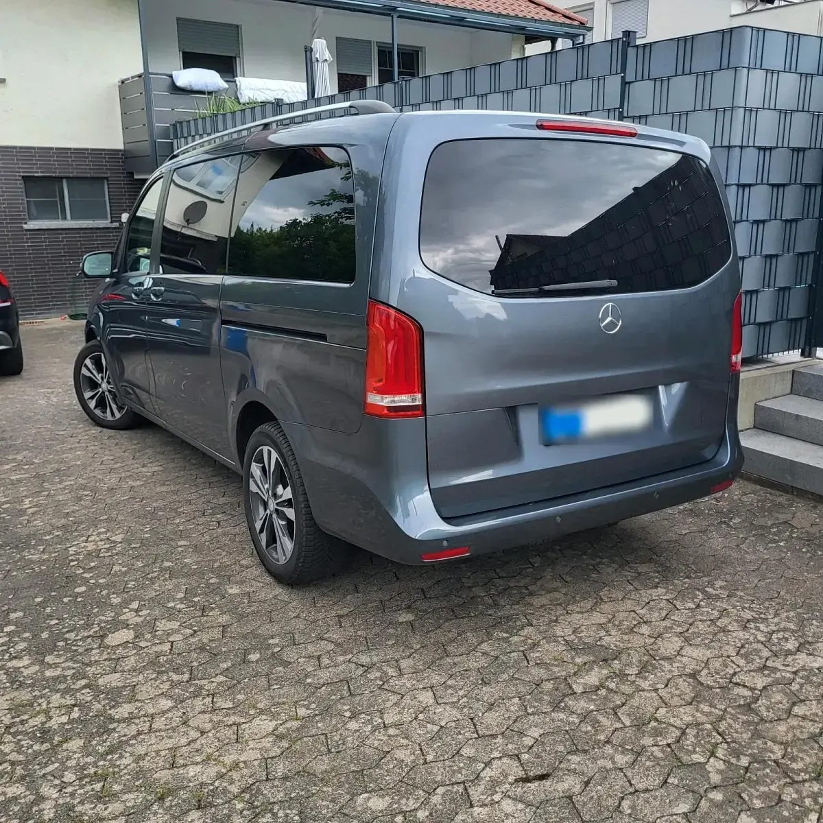Gebraucht Mercedes V220 163 PS (119 kW) 2016 Grau Van / Kleinbus