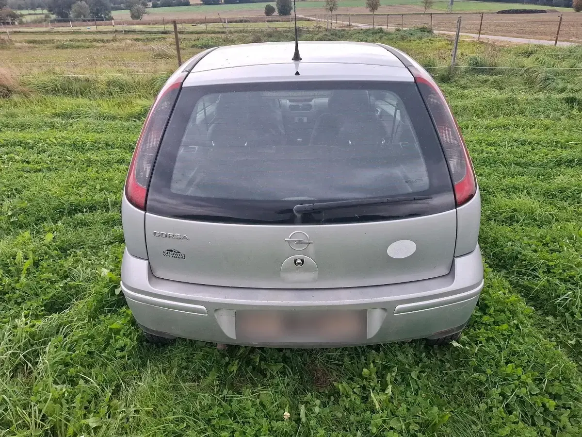 Gebraucht Opel Corsa 60 PS (44 kW) 2005 Silber Kleinwagen