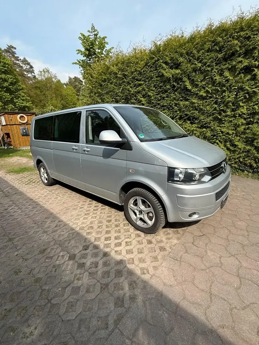 Gebraucht VW Caravelle 179 PS (131 kW) 2011 Silber Van