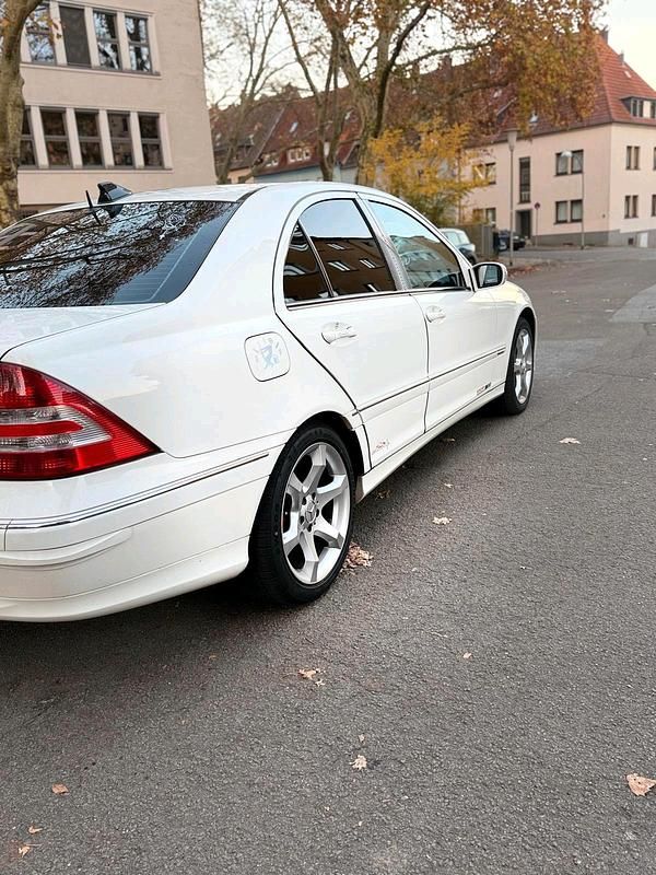 Gebraucht Mercedes C230 174 PS (127 kW) 2004 Weiß Limousine