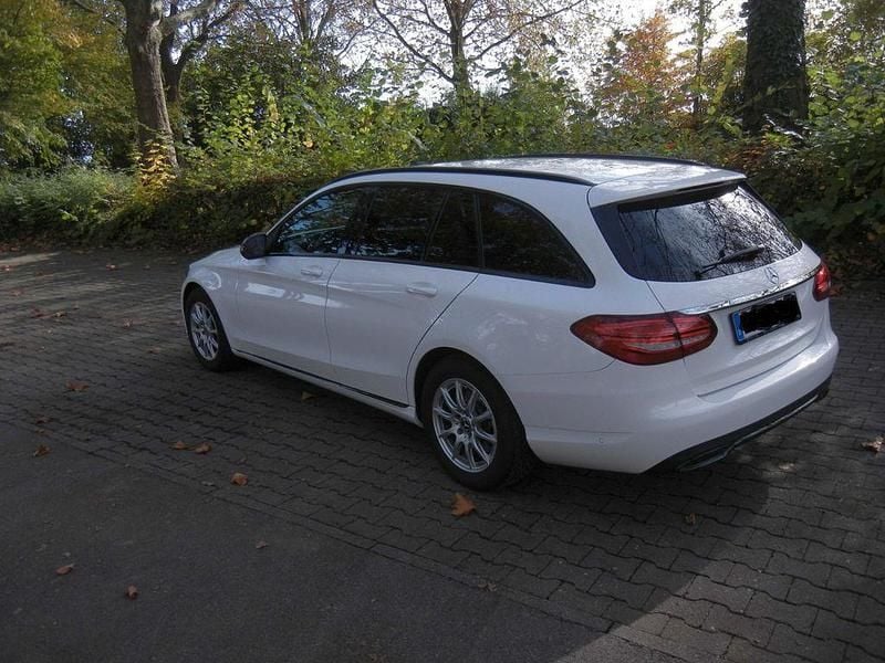 Gebraucht Mercedes C180 156 PS (114 kW) 2017 Weiß Kombi