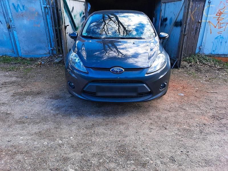 Gebraucht Ford Fiesta 82 PS (60 kW) 2010 Grau Kleinwagen
