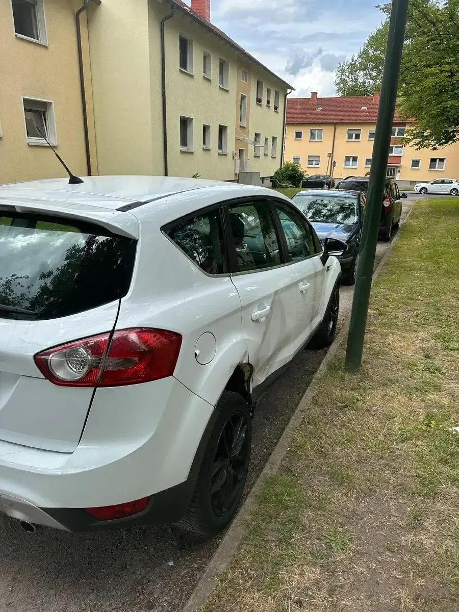 Gebraucht Ford Kuga 140 PS (102 kW) 2011 Weiß SUV