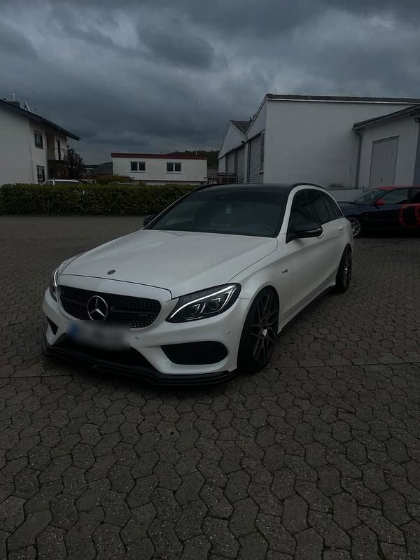 Weiß Gebraucht 2017 Mercedes C43 AMG AMG Kombi | 38.890 € - Bild 1/4