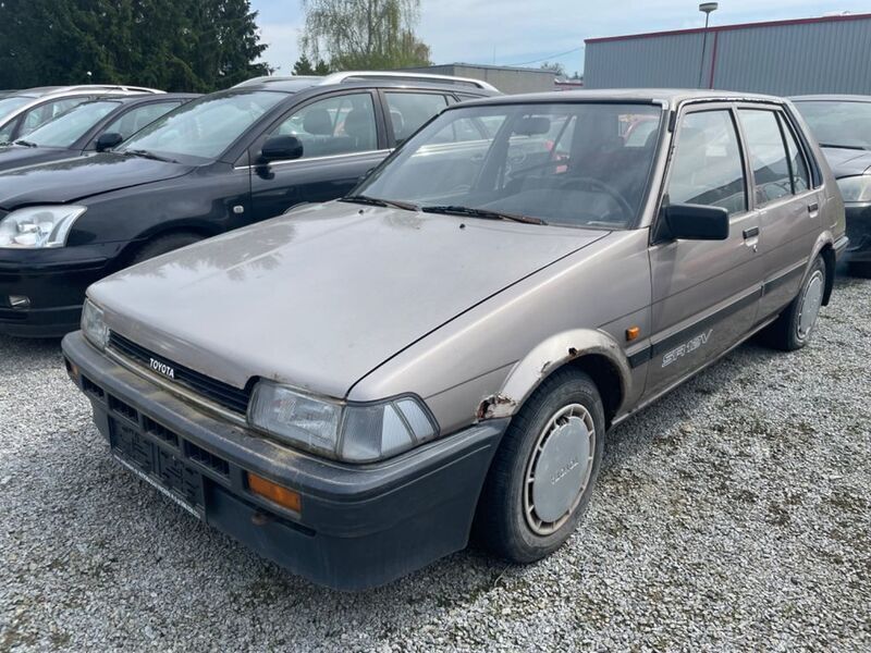 Beige Gebraucht 1986 Toyota Corolla SR Limousine | 999 € - Bild 1/4