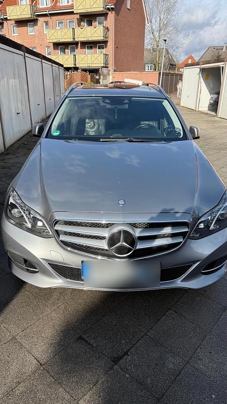 Gebraucht Mercedes E220 170 PS (125 kW) 2015 Grau Kombi