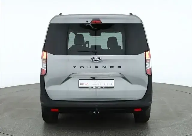 Gebraucht Ford Tourneo Courier Titanium 125 PS (91 kW) 2025 Andere Van / Kleinbus