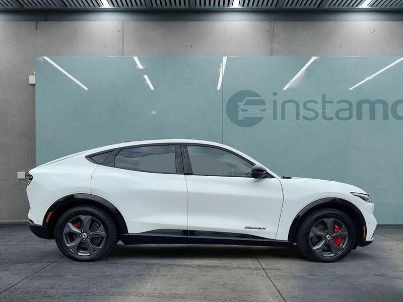 Gebraucht Ford Mustang Mach-E 258 kW (351 PS) 2022 Weiß SUV