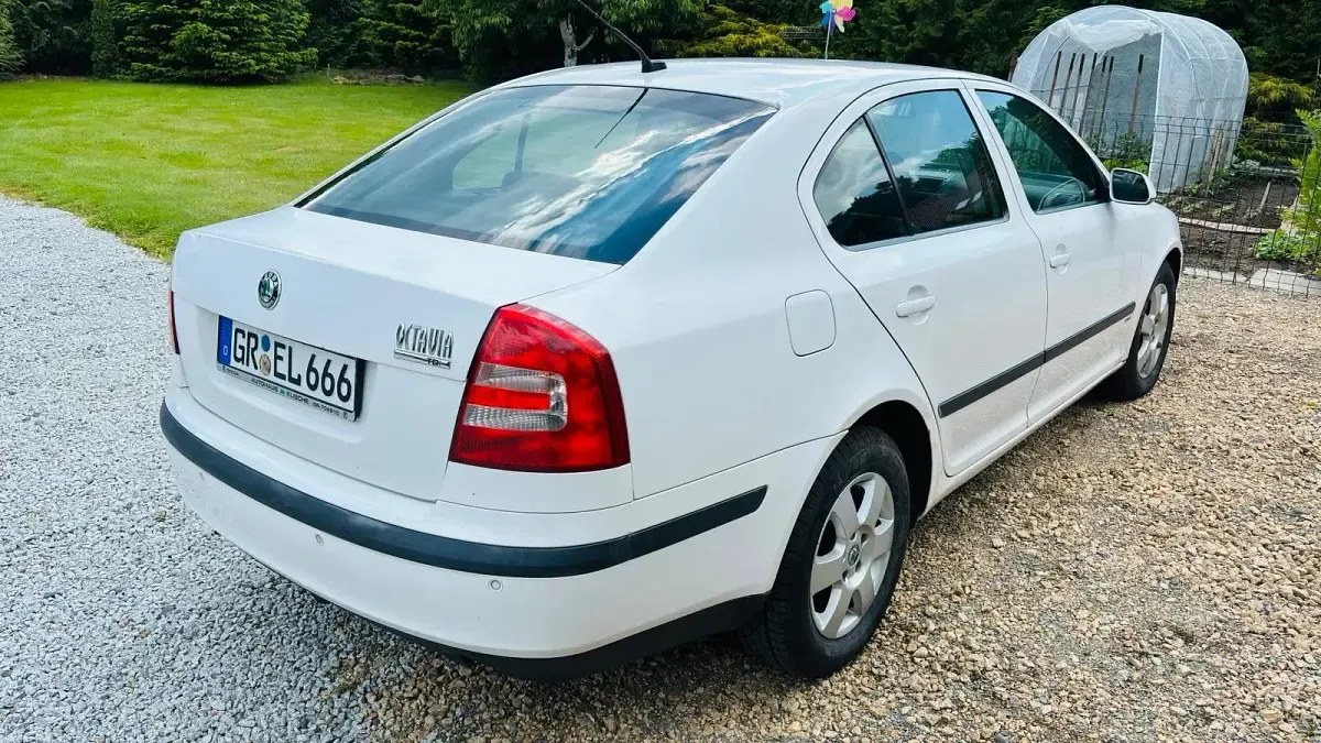 Gebraucht Skoda Octavia 103 PS (75 kW) 2005 Weiß Limousine