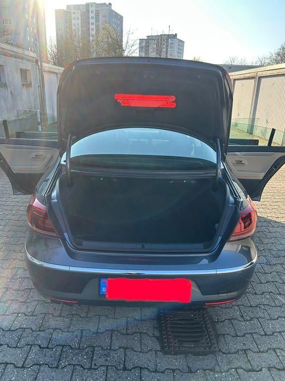 Second-hand VW Passat 140 CP (102 kW) 2014 Gri Berlinǎ