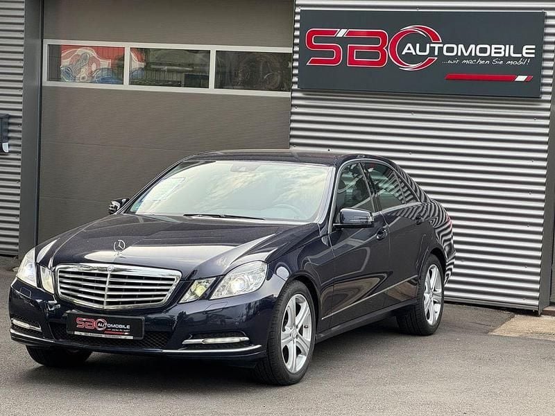 Blau Gebraucht 2012 Mercedes E250 Limousine | 10.500 € (Guter Preis) - Bild 1/4
