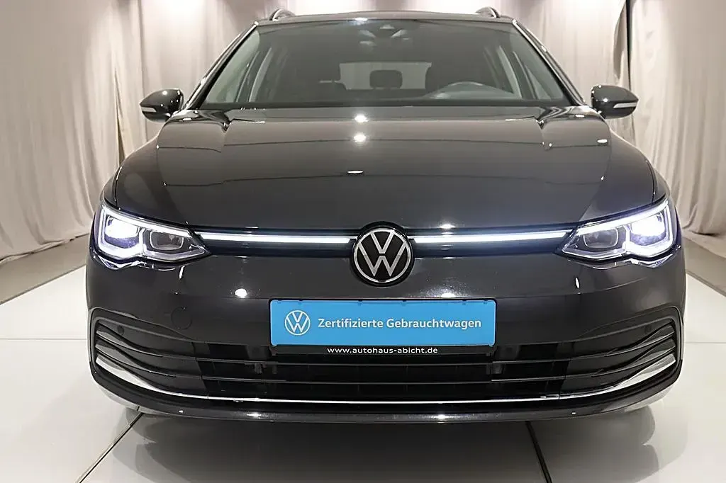 Gebraucht VW Golf VIII Style 190 PS (139 kW) 2024 Grau Kombi
