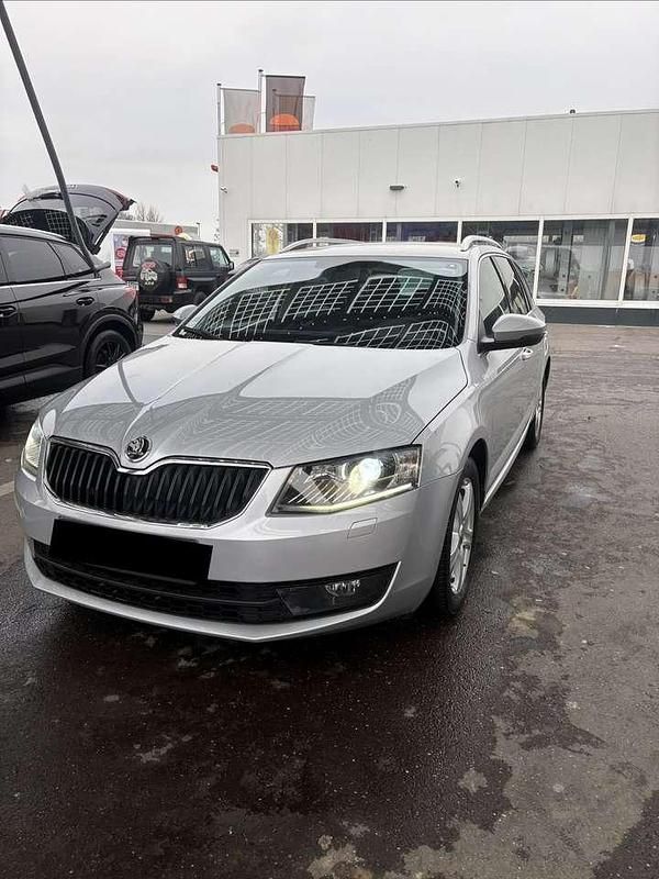 Gebraucht Skoda Octavia Elegance 150 PS (110 kW) 2015 Grau Kombi