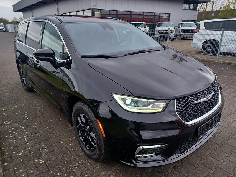 Gebraucht Chrysler Pacifica 291 PS (214 kW) 2024 Schwarz Van