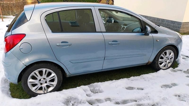 Blau Gebraucht 2006 Opel Corsa Kleinwagen | 600 € (Superpreis) - Bild 1/4