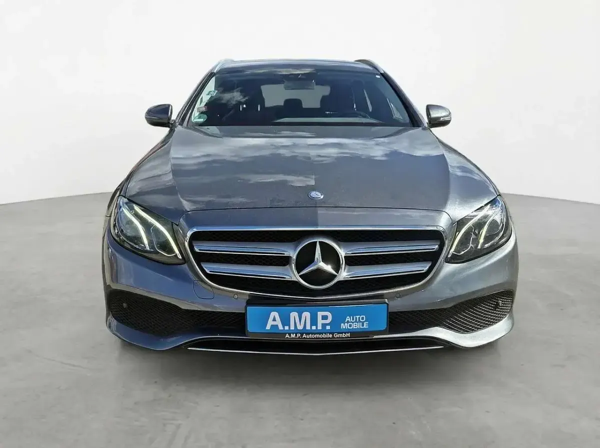 Gebraucht Mercedes E200 185 PS (136 kW) 2017 Selenitgrau Kombi