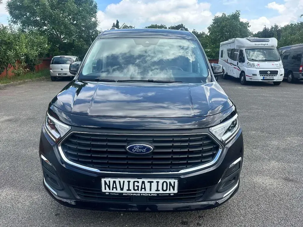 Gebraucht Ford Tourneo Connect Titanium 102 PS (75 kW) 2024 Cyclone intense black Van / Kleinbus