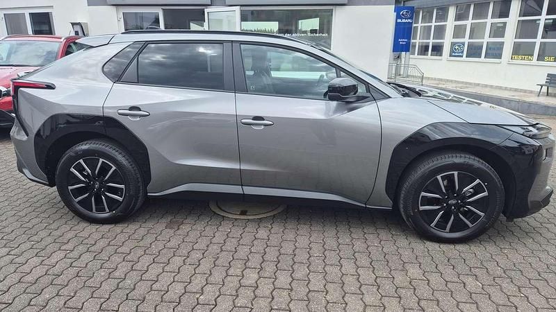 Neu Subaru Solterra Active 252 kW (343 PS) 2026 Precious metall SUV