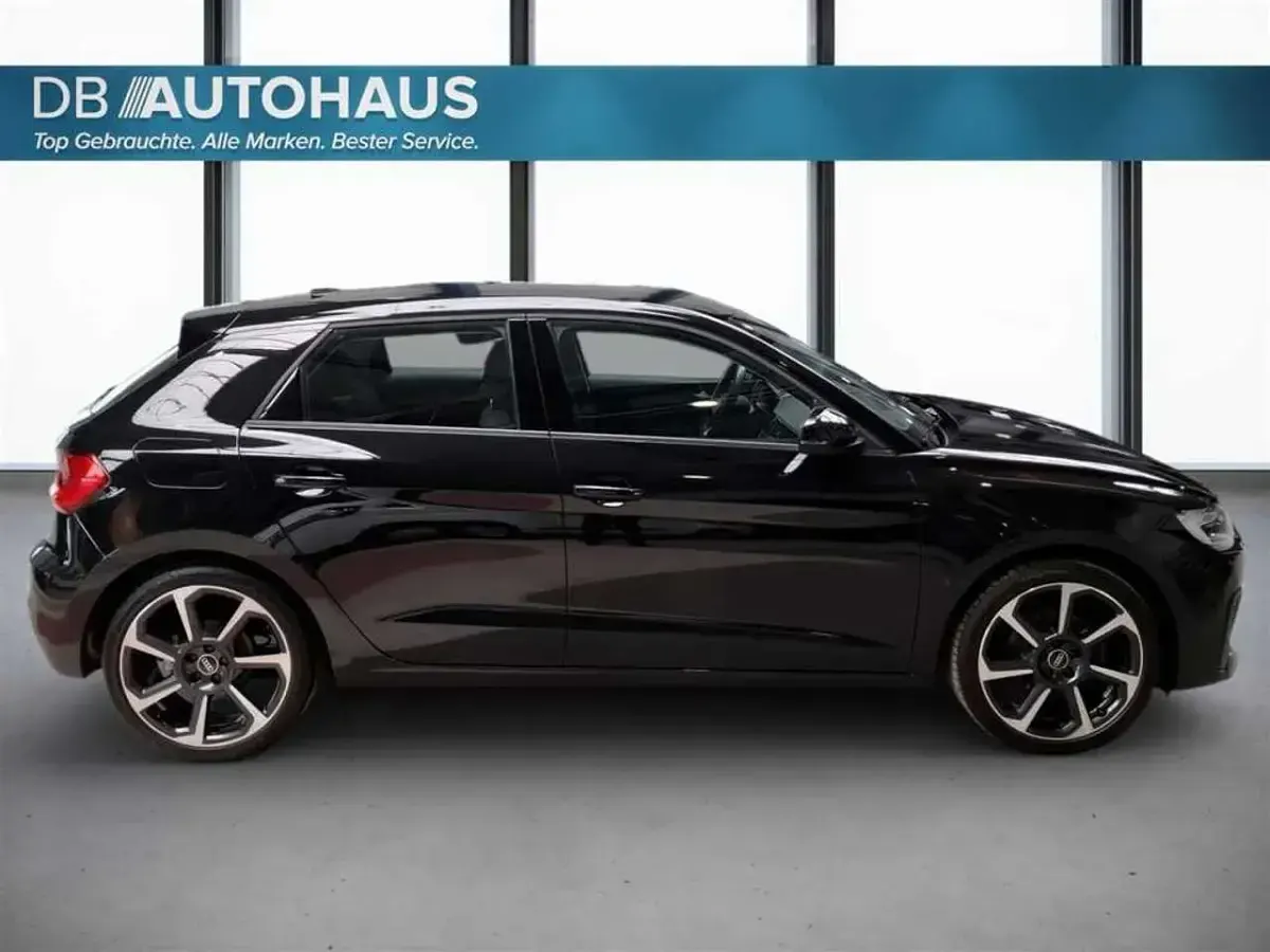 Gebraucht Audi A1 110 PS (80 kW) 2023 Mythosschwarz metallic SUV