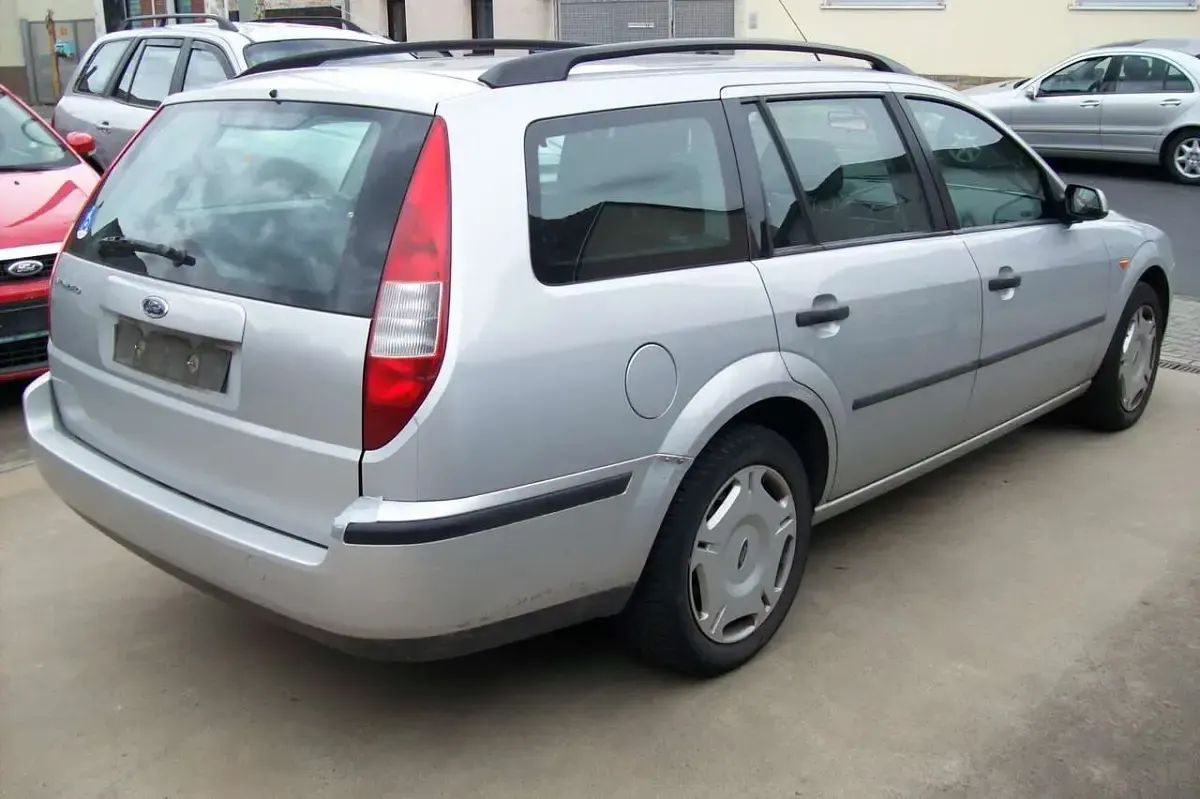 Gebraucht Ford Mondeo Ambiente 110 PS (80 kW) 2001 Other Kombi