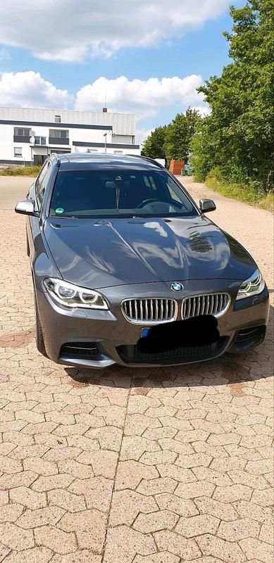 Gebraucht BMW M550 381 PS (280 kW) 2016 Grau Limousine