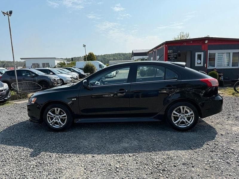 Gebraucht Mitsubishi Lancer Sportback 117 PS (86 kW) 2012 Amethyst black Limousine