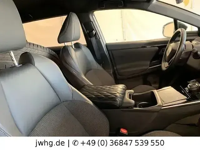 Gebraucht Toyota bZ4X 150 kW (204 PS) 2023 Precious metal (metallic) SUV