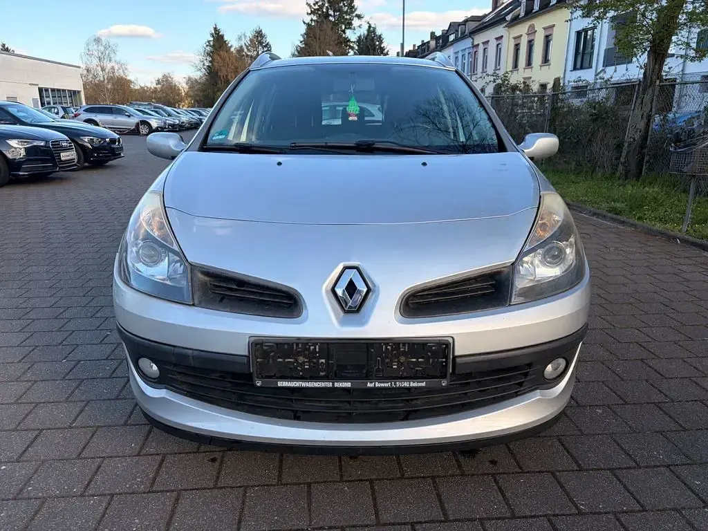 Gebraucht Renault Clio II Dynamique 101 PS (74 kW) 2008 Silber Limousine