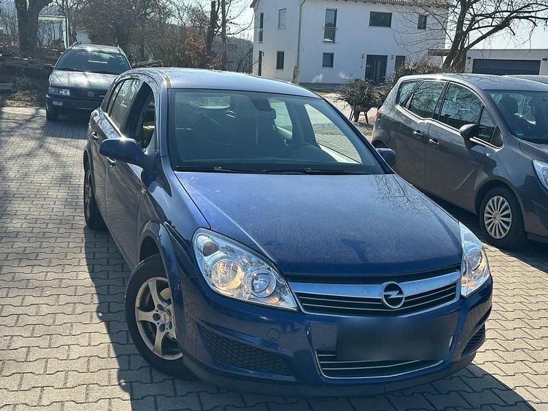 Blau Gebraucht 2009 Opel Astra Edition Limousine | 900 € (Superpreis) - Bild 1/4