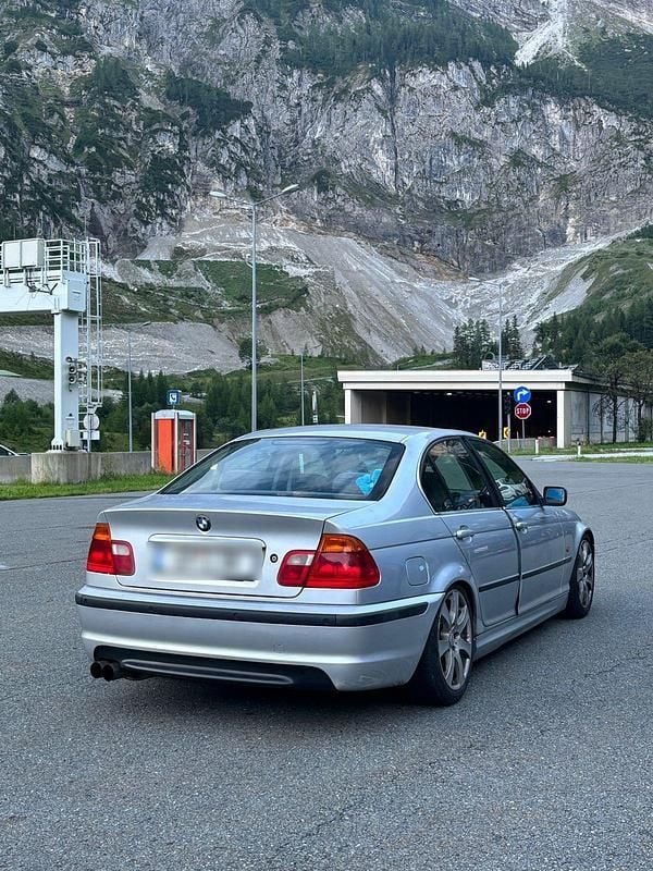 Silber Gebraucht 2002 BMW 330 M Sport Limousine | 3.000 € (Superpreis) - Bild 1/4