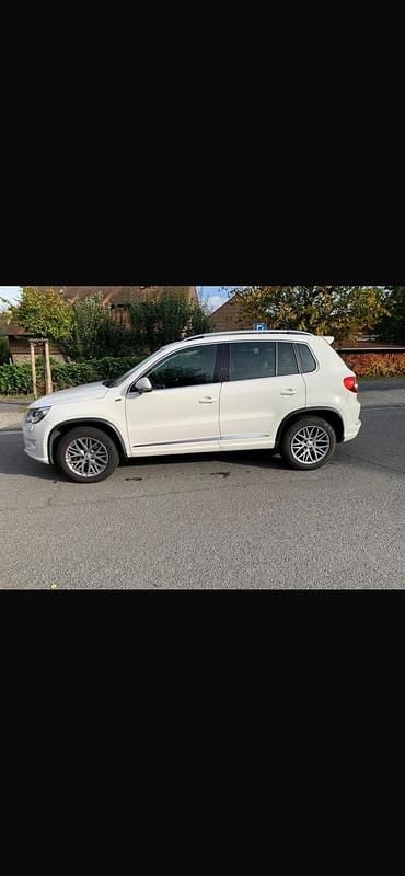 Weiß Gebraucht 2011 VW Tiguan SUV | 10.999 € (Teuer) - Bild 1/4