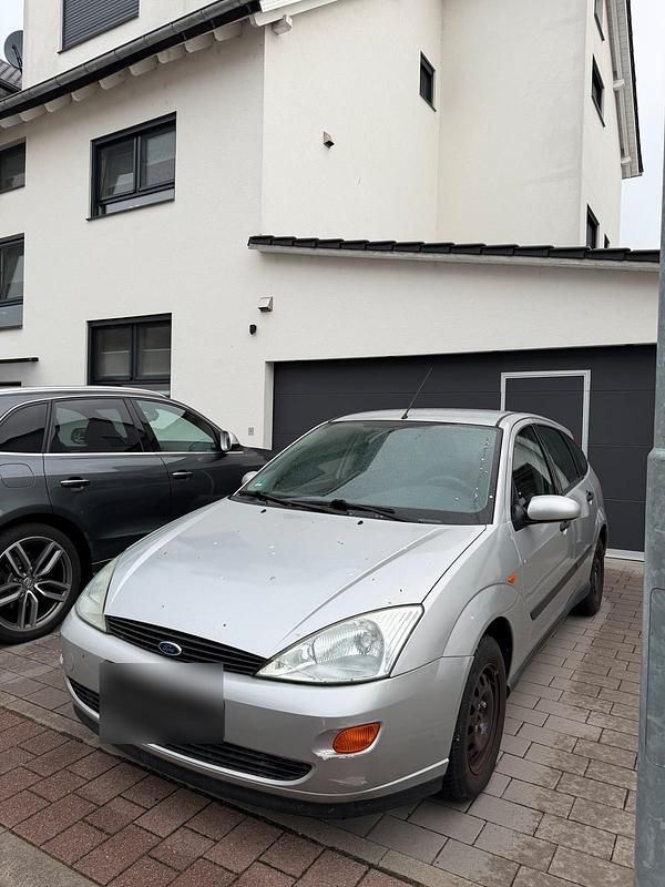 Usado Ford Focus 75 HP (55 kW) 2000 Citadino