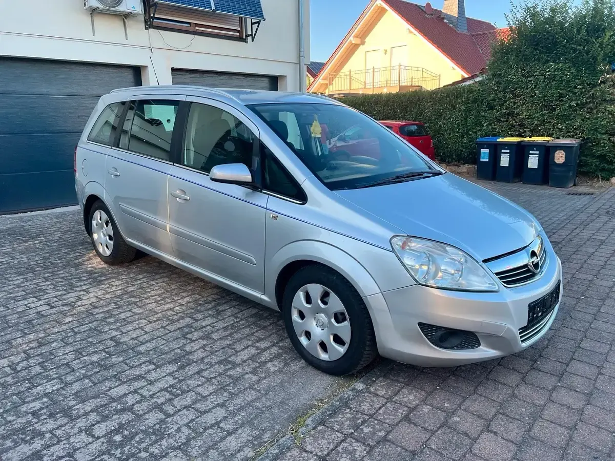 Gebraucht Opel Zafira 120 PS (88 kW) 2009 Grau Van / Kleinbus