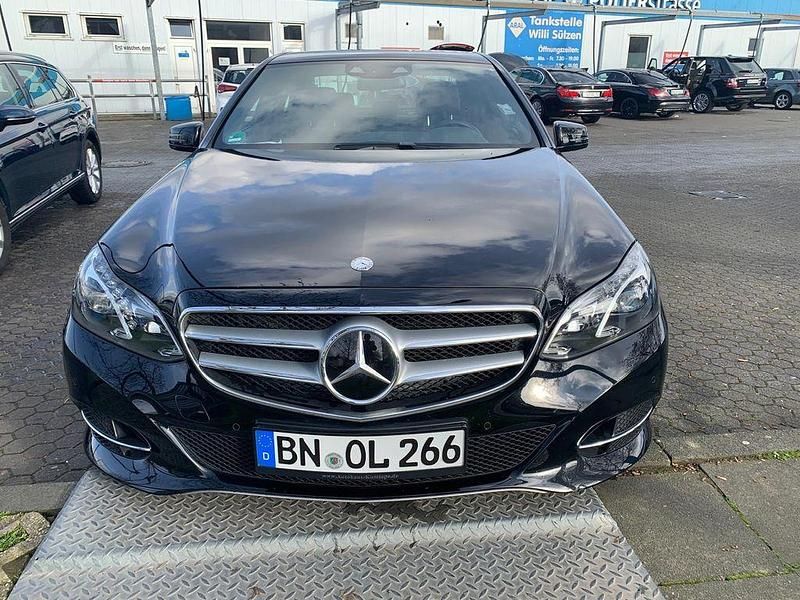 Gebraucht Mercedes E250 Avantgarde 204 PS (150 kW) 2015 Schwarz Kombi
