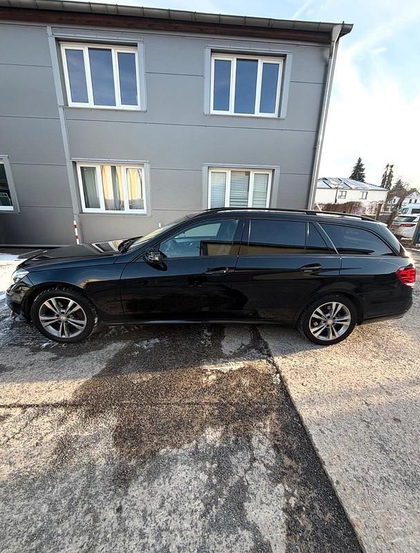 Gebraucht Mercedes E300 231 PS (169 kW) 2015 Schwarz Kombi