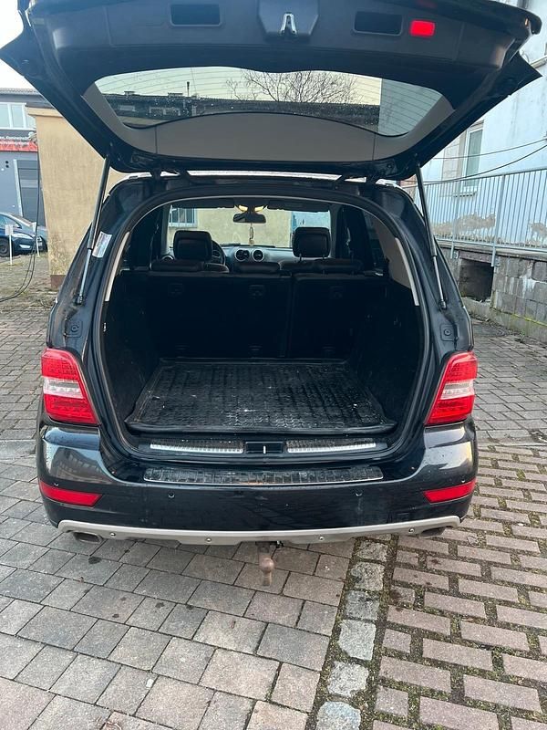 Gebraucht Mercedes ML350 230 PS (169 kW) 2011 Schwarz SUV