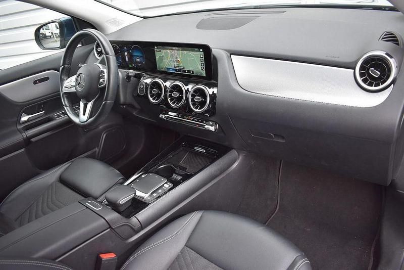 Gebraucht Mercedes GLA250 160 PS (117 kW) 2022 Blau SUV