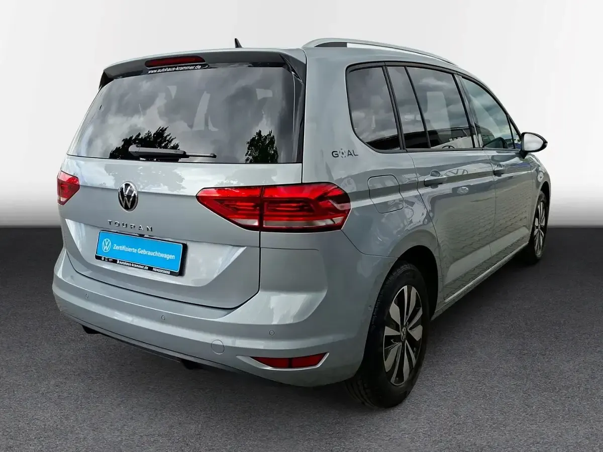 Gebraucht VW Touran Comfortline 150 PS (110 kW) 2025 Silber Van / Kleinbus