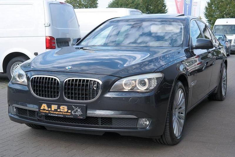 Gebraucht BMW 750 Sport Line 408 PS (300 kW) 2009 Grau Limousine