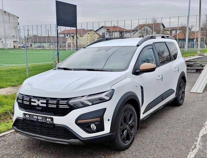 Weiß Gebraucht 2025 Dacia Jogger Extreme Van / Kleinbus | 21.990 € (Superpreis) - Bild 1/4