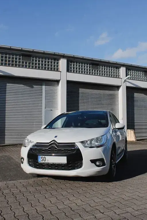 Gebraucht Citroën DS4 111 PS (81 kW) 2012 Weiß Kleinwagen
