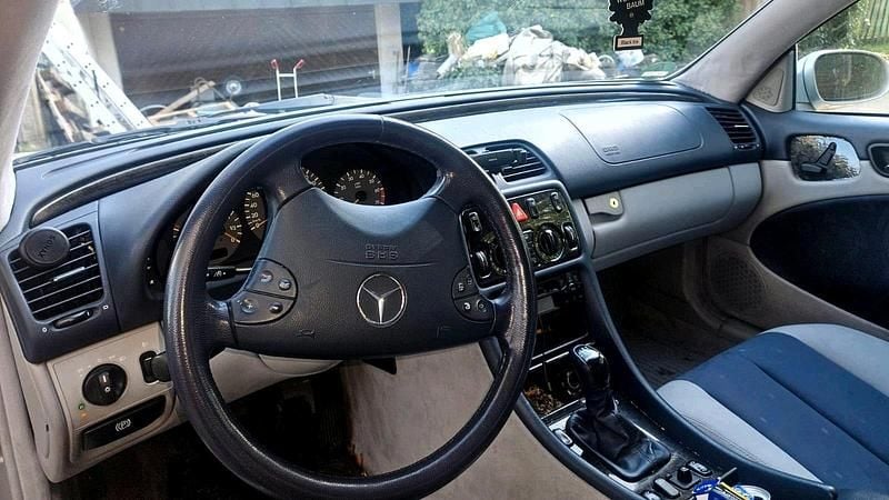 Gebraucht Mercedes CLK200 163 PS (119 kW) 2001 Silber Coupé