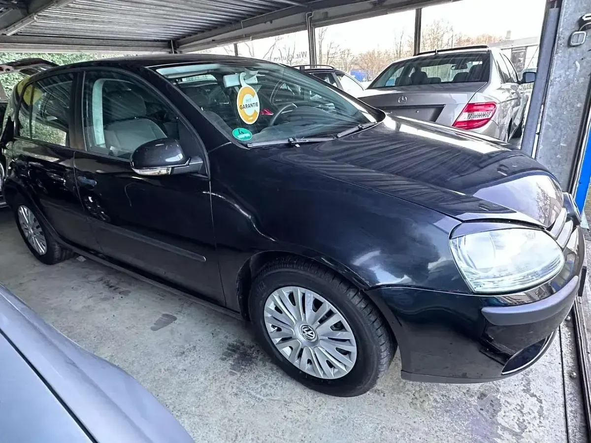 Gebraucht VW Golf IV Comfortline 116 PS (85 kW) 2004 Black magic perleffekt Kleinwagen