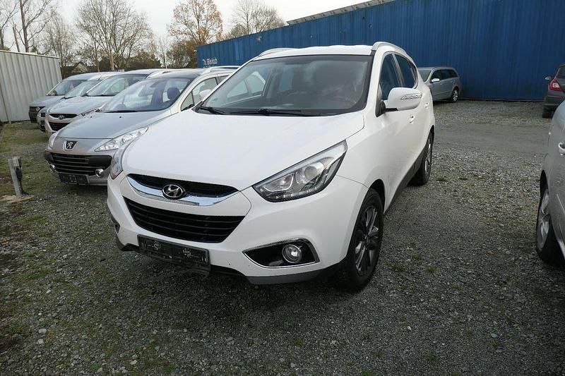 Weiß Gebraucht 2015 Hyundai ix35 Edition SUV | 11.200 € (Fairer Preis) - Bild 1/4
