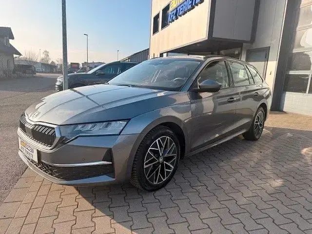 Gebraucht Skoda Octavia 150 PS (110 kW) 2025 Grau Kombi