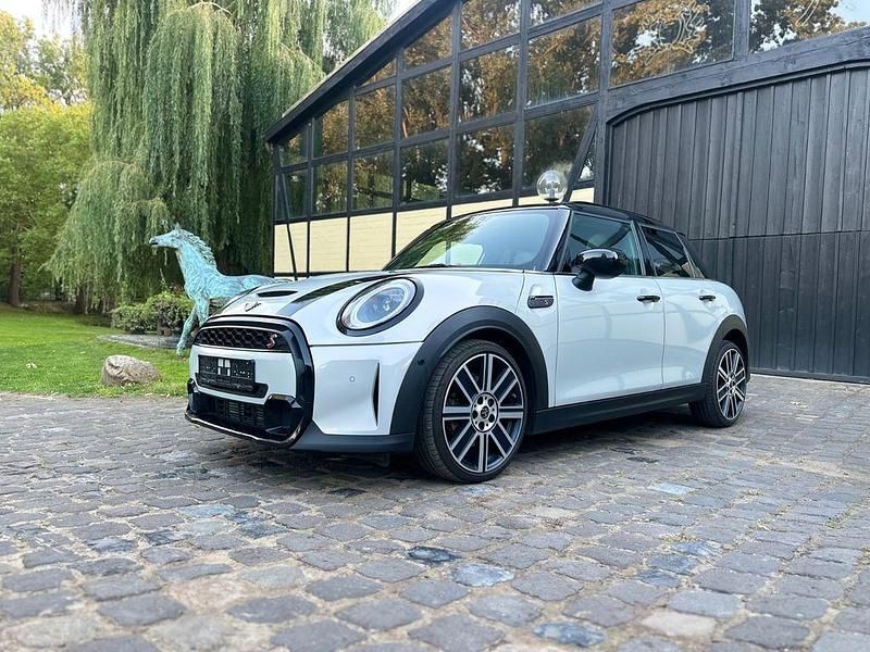 Silber Gebraucht 2022 Mini John Cooper Works Kleinwagen | 27.100 € (Fairer Preis) - Bild 1/4