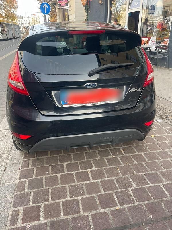 Gebraucht Ford Fiesta Viva 82 PS (60 kW) 2011 Schwarz Kleinwagen