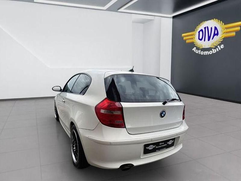 Gebraucht BMW 118 Advantage 143 PS (105 kW) 2007 Weiß Kleinwagen
