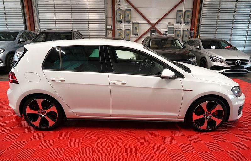 Gebraucht VW Golf VII GTI 230 PS (169 kW) 2016 Pure white Limousine