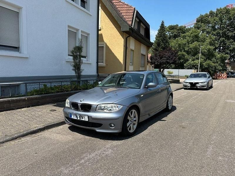 Grau Gebraucht 2005 BMW 120 Kleinwagen | 3.999 € (Guter Preis) - Bild 1/4